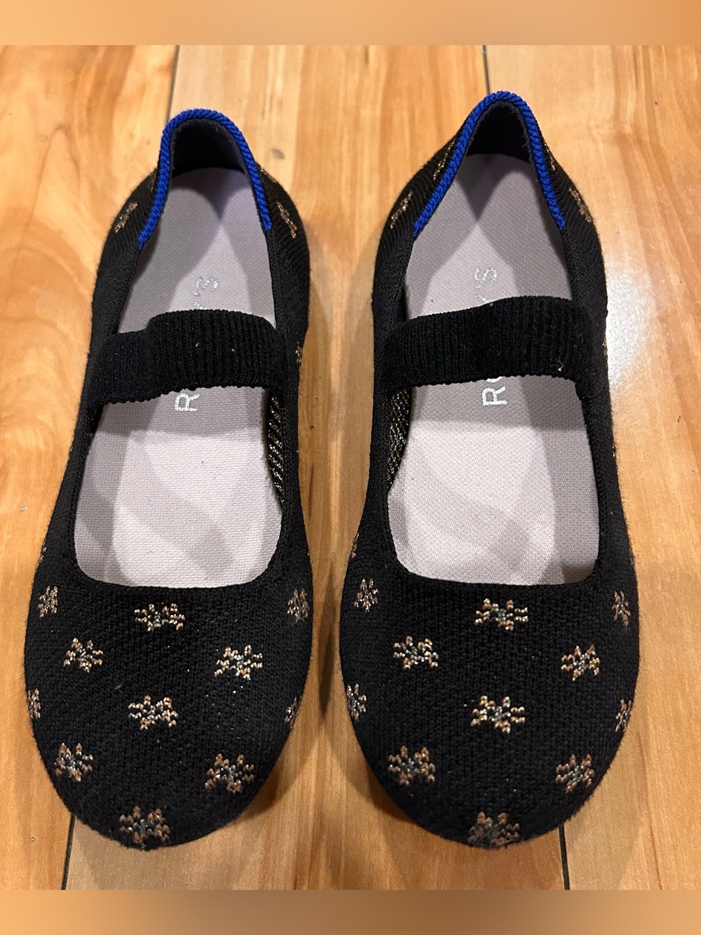 rothys kid black floral mary jane shoes size 2